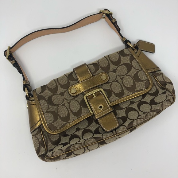 Coach Handbags - Coach Logo Shoulder Bag Signature Kiss Lock